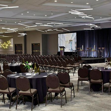 Renaissance St. Louis Airport Hotel Berkeley Екстериор снимка
