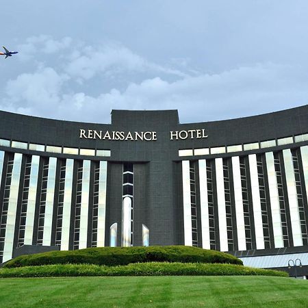 Renaissance St. Louis Airport Hotel Berkeley Екстериор снимка