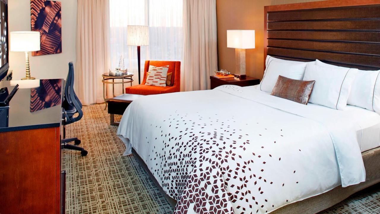 Renaissance St. Louis Airport Hotel Berkeley Екстериор снимка