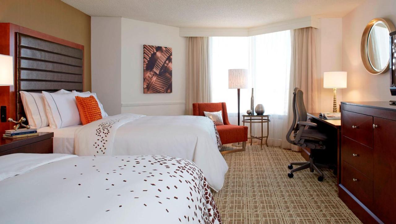 Renaissance St. Louis Airport Hotel Berkeley Екстериор снимка