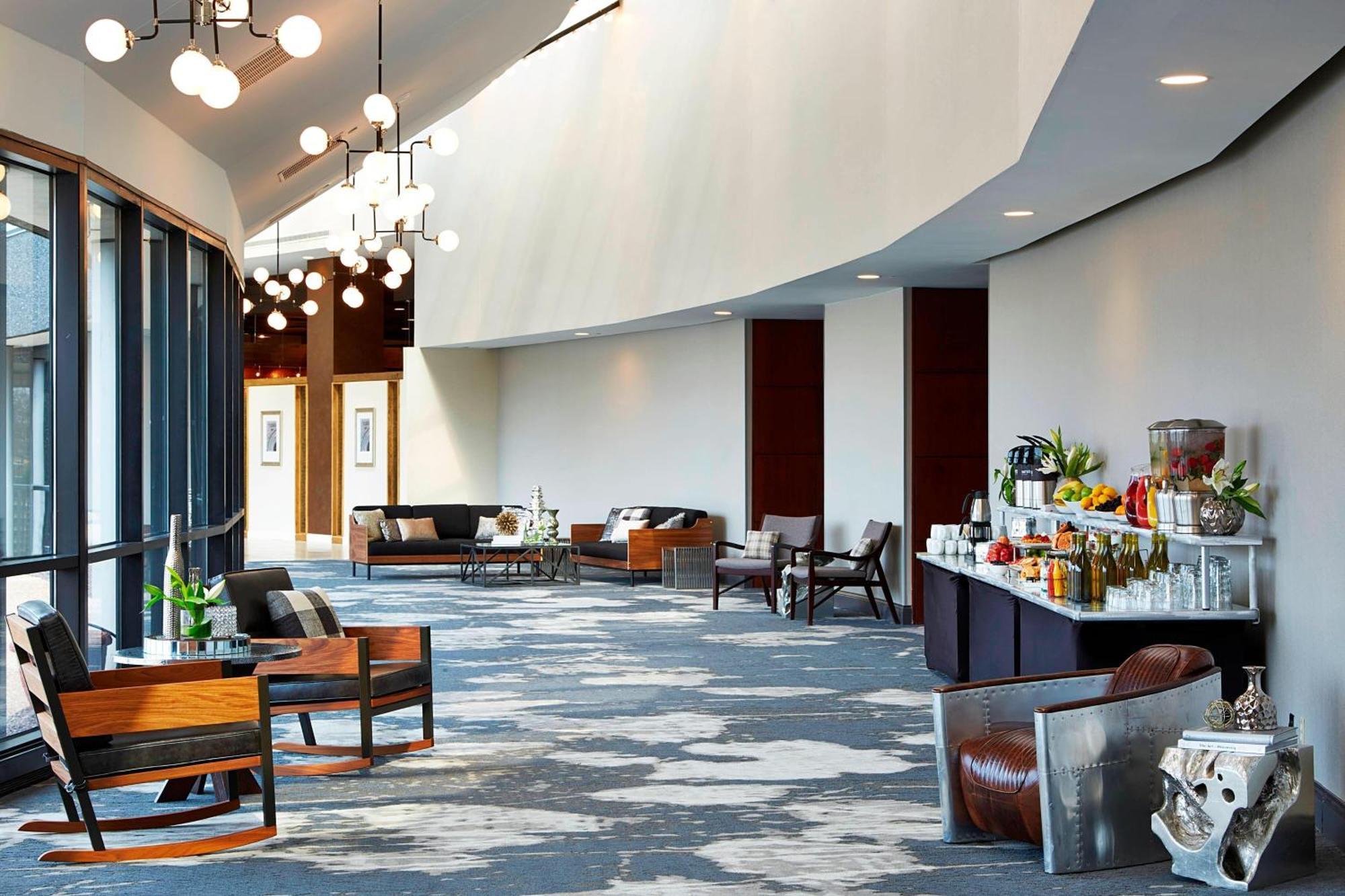 Renaissance St. Louis Airport Hotel Berkeley Екстериор снимка
