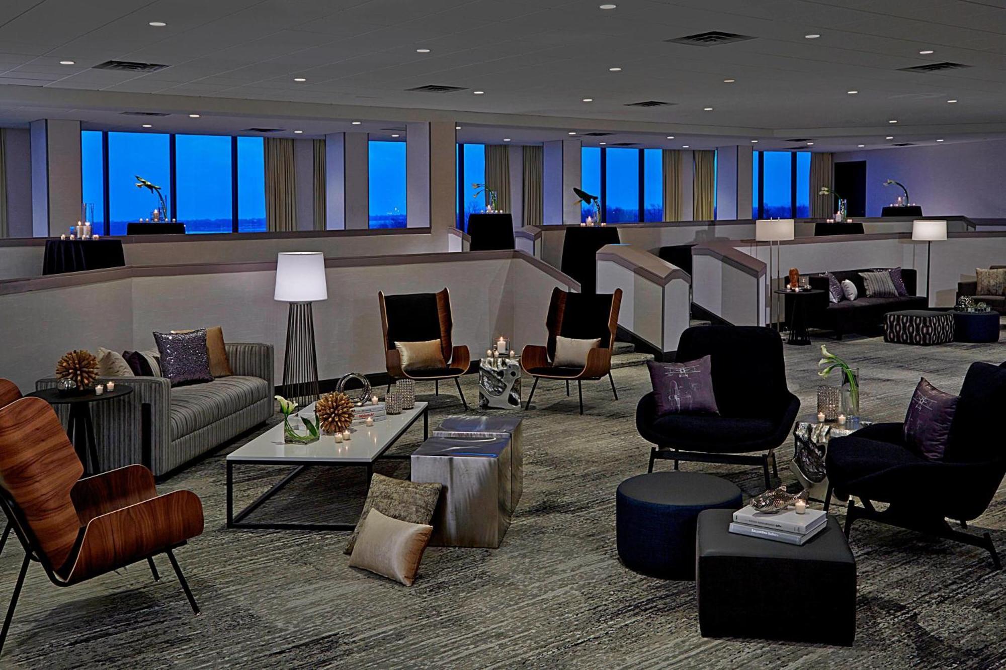 Renaissance St. Louis Airport Hotel Berkeley Екстериор снимка