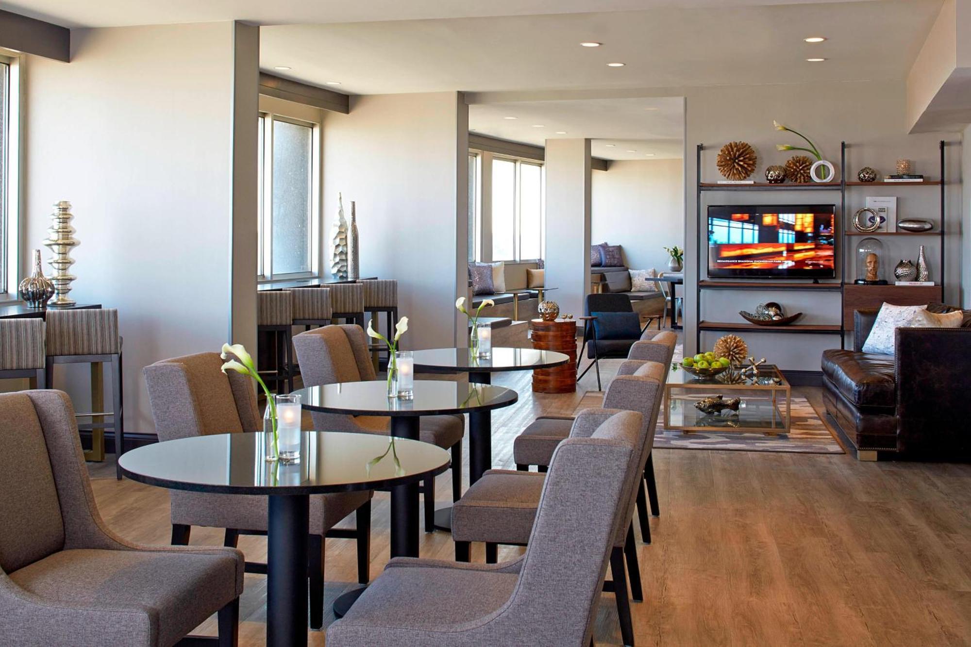 Renaissance St. Louis Airport Hotel Berkeley Екстериор снимка