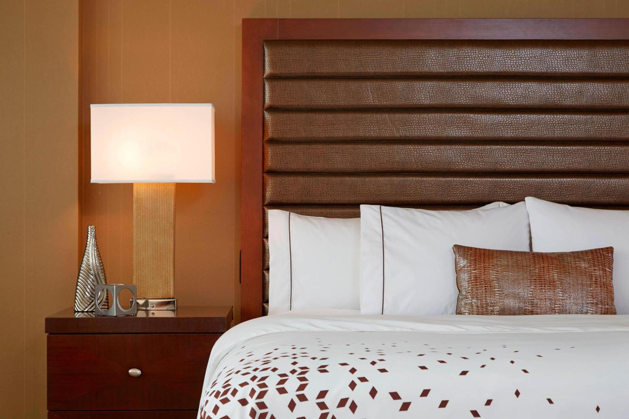 Renaissance St. Louis Airport Hotel Berkeley Екстериор снимка