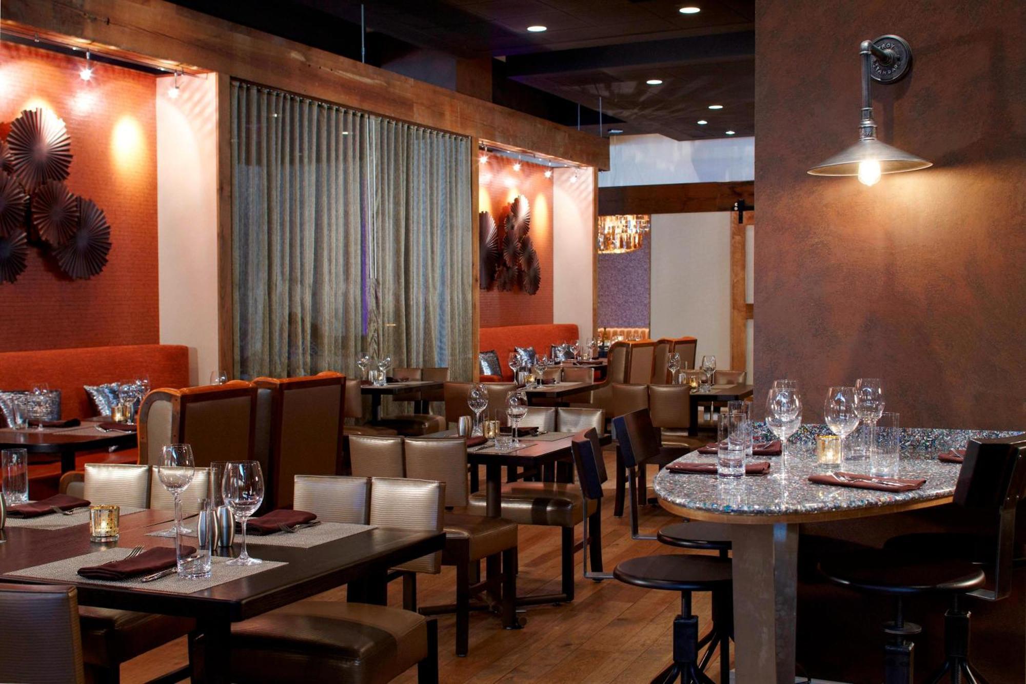 Renaissance St. Louis Airport Hotel Berkeley Екстериор снимка