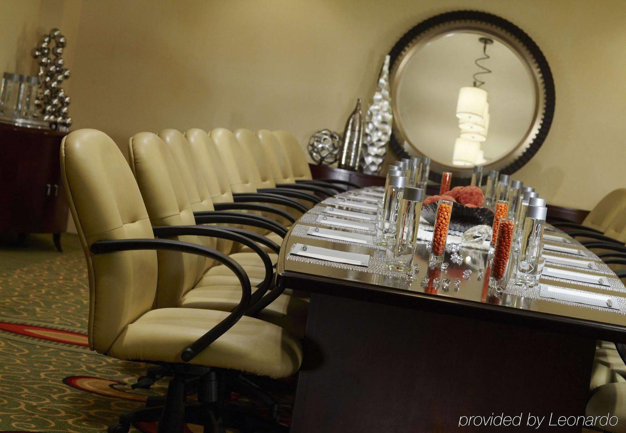 Renaissance St. Louis Airport Hotel Berkeley Бизнес снимка