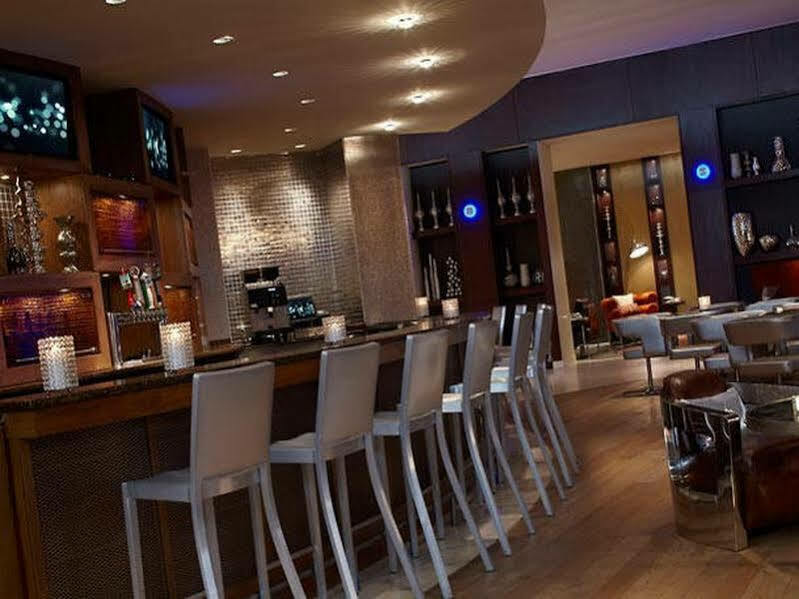 Renaissance St. Louis Airport Hotel Berkeley Екстериор снимка